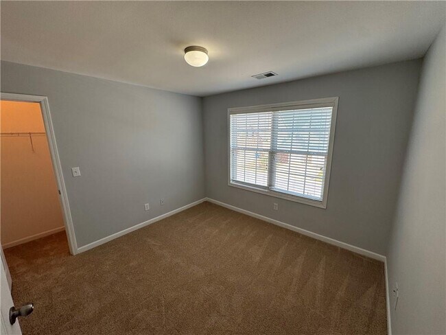 Building Photo - 6902 Grand Hickory Dr