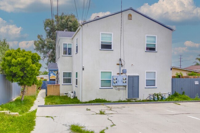 Building Photo - Updated 2-Bed Condo in Prime North Park