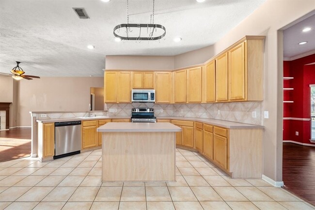 Building Photo - 7803 Blue Stream Ct