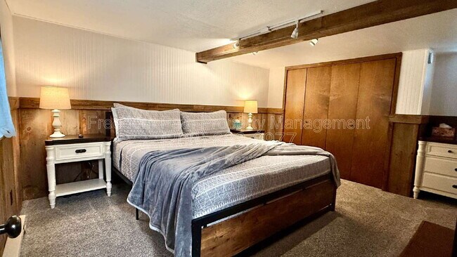 Building Photo - 705 N A St