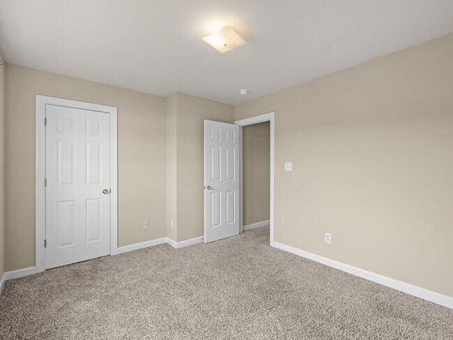 Building Photo - 210 Bridgewood Dr
