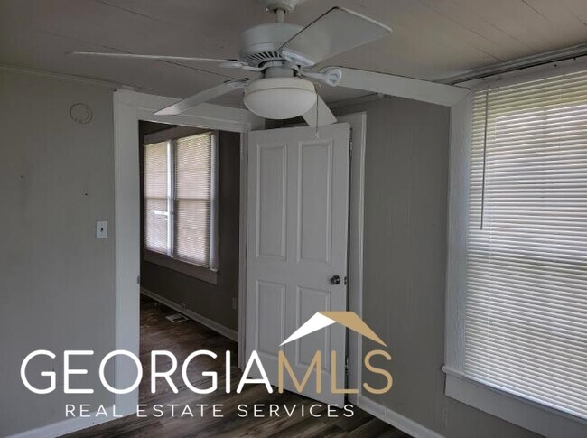 Building Photo - 92 Arnco 3rd St