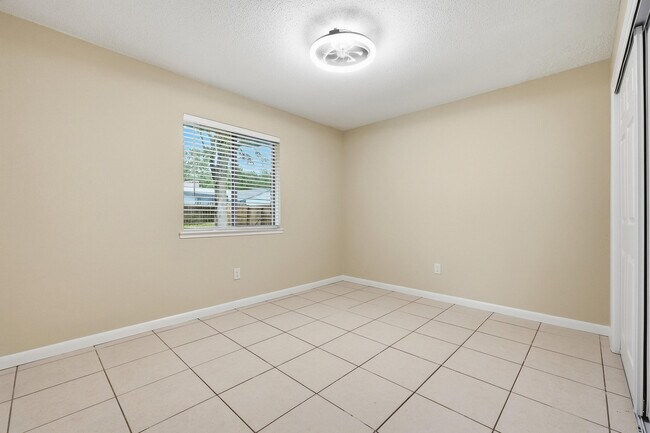Building Photo - 644 Caribbean Way