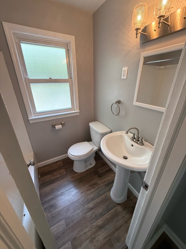 Building Photo - 1181 Hilltop Dr