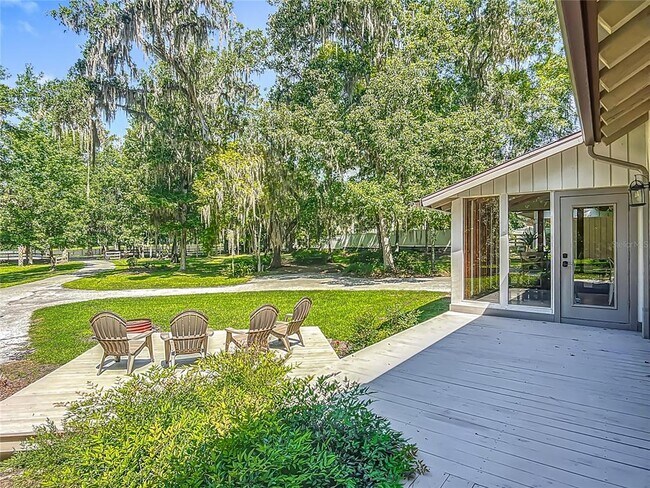 Building Photo - 4661 SW 7th Avenue Rd