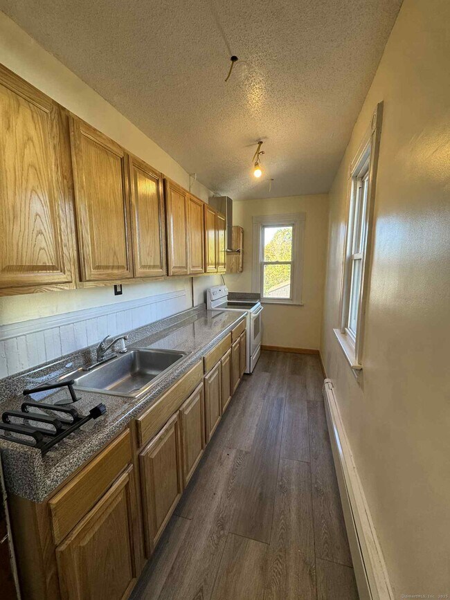 Building Photo - 162 Jubilee St