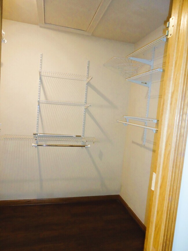 Building Photo - 642 Diamond Pointe Dr