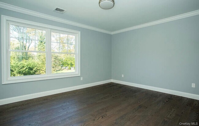 Building Photo - 28 Fern Dr E