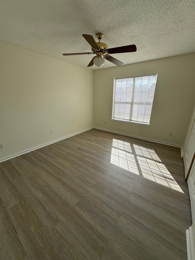 Building Photo - !!!! Promotion March 25th - 31st  200.00 off  First months (April) Rent Only!!!