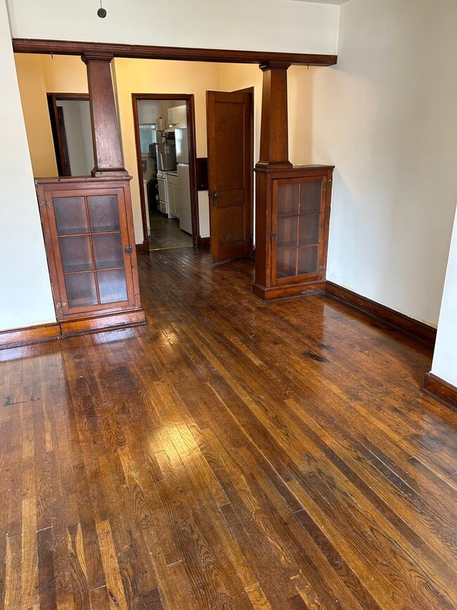 Building Photo - NELSON