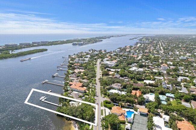 Building Photo - 7500 S Flagler Dr