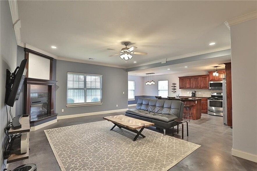 Building Photo - 1210 Medway Ln