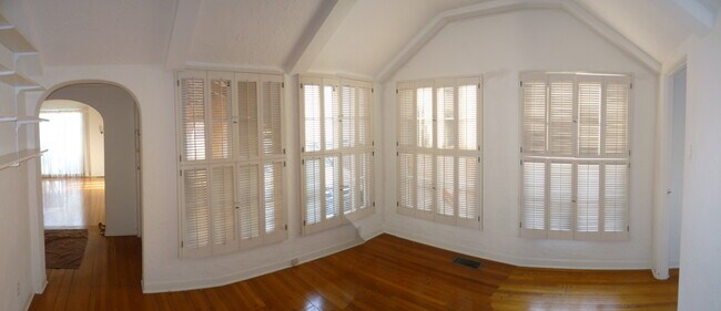 Building Photo - 8549 Clifton Wy