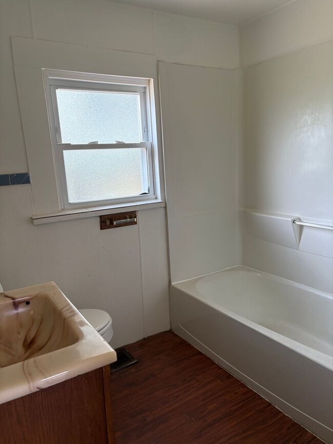 Building Photo - 3 Bedroom Single Family Home for Rent