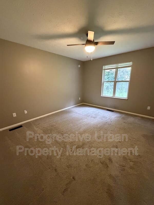 Building Photo - 453 Auburn St