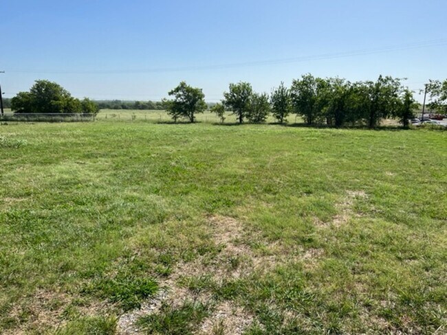Building Photo - 1307 Speedway Dr