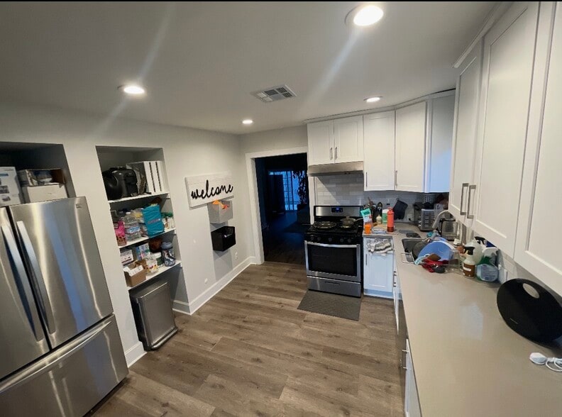 Building Photo - 4400 Boyar Ave