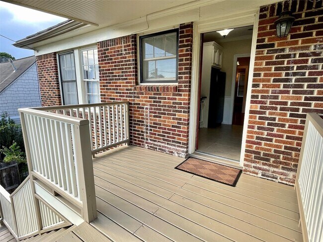 Building Photo - 4630 Clay St