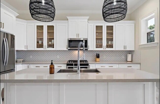 Building Photo - 3703b Bolin Rd