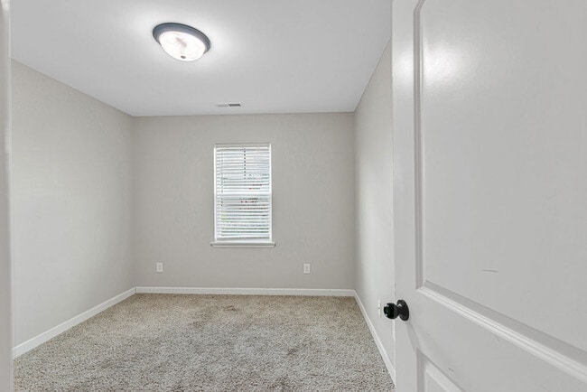 Building Photo - 258 Breakwater Dr