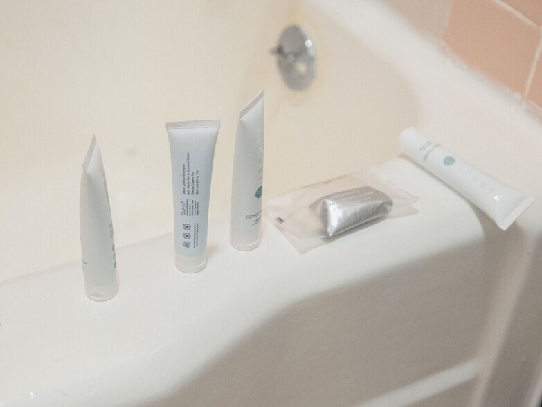 Building Photo - 50 Stuart St