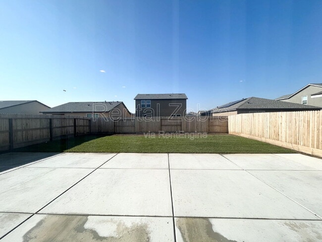 Building Photo - 333 Halisan Ct