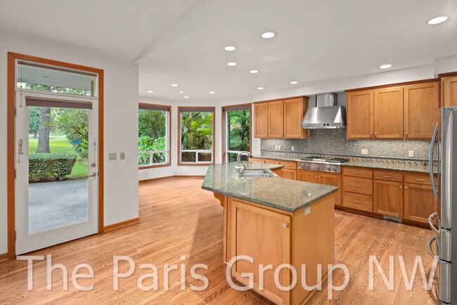 Building Photo - Gorgeous 3,400sf Golf Course Craftsman on Sahalee Country Club’s 7th Green