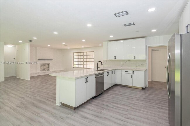 Building Photo - 7300 SW 116th St