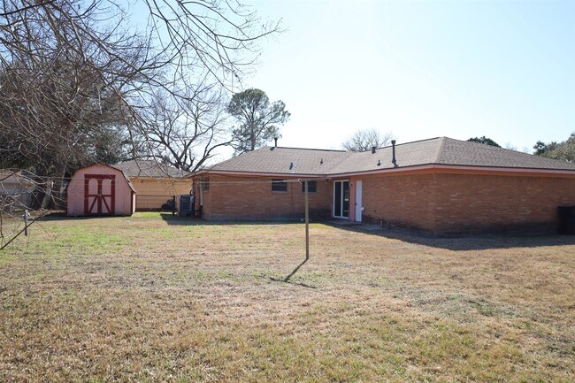 Building Photo - 13207 Santa Teresa Rd