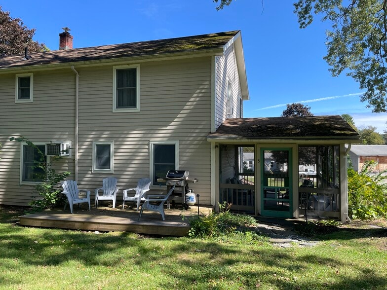 Primary Photo - 5 Seekonk Rd