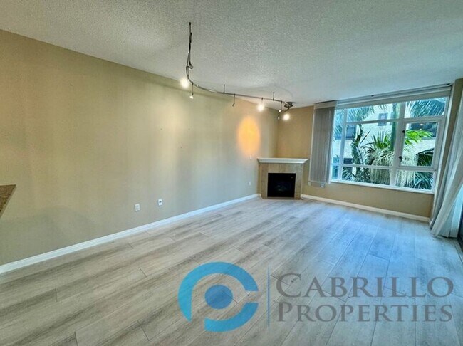 Building Photo - 850 Beech St