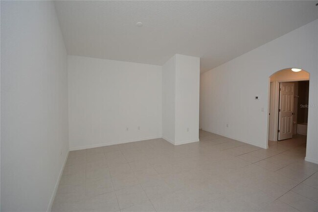 Building Photo - 33 Rosecroft Ln