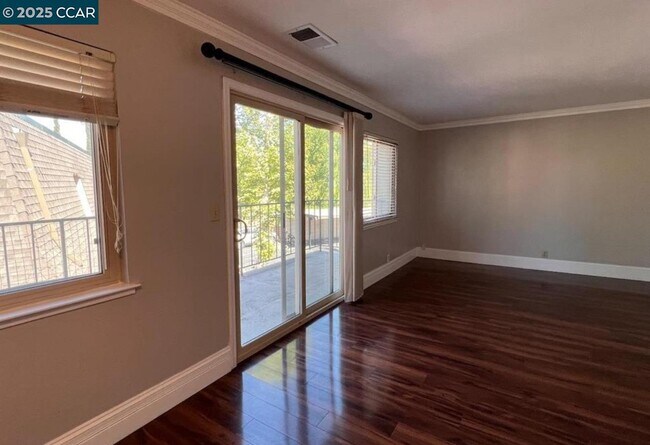 Building Photo - 1093 Mohr Ln