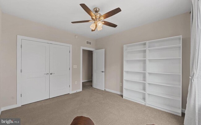 Building Photo - 819 Ambrose Ln