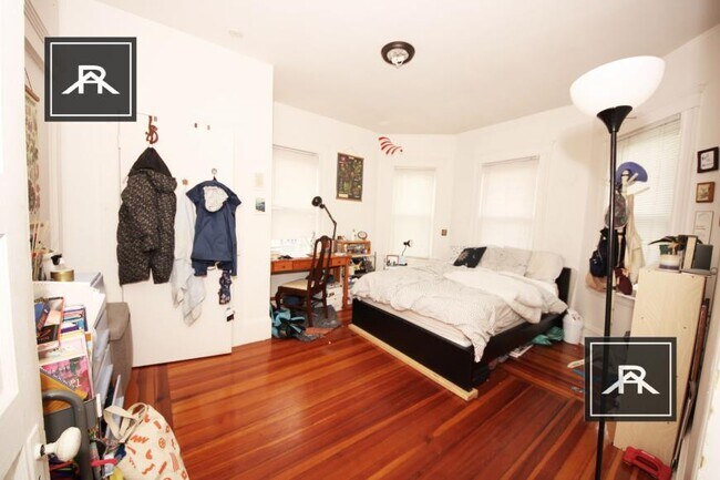 Building Photo - 4 bedroom in Watertown MA 02472