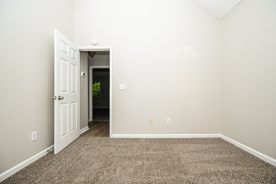 Building Photo - 306 Fletcher Ct