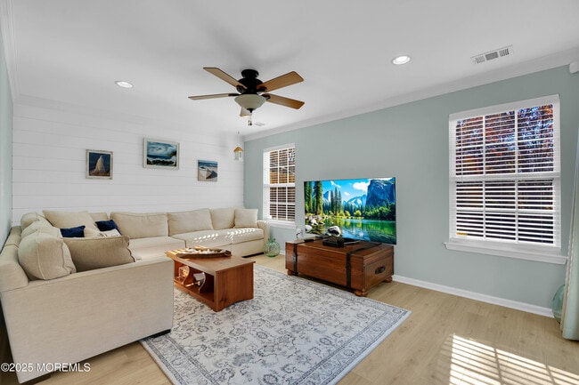 Building Photo - 11 Saratoga Ct