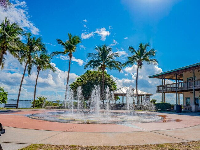 Building Photo - 1903 NE Media Ave