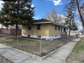 Building Photo - 725 Grotto St N