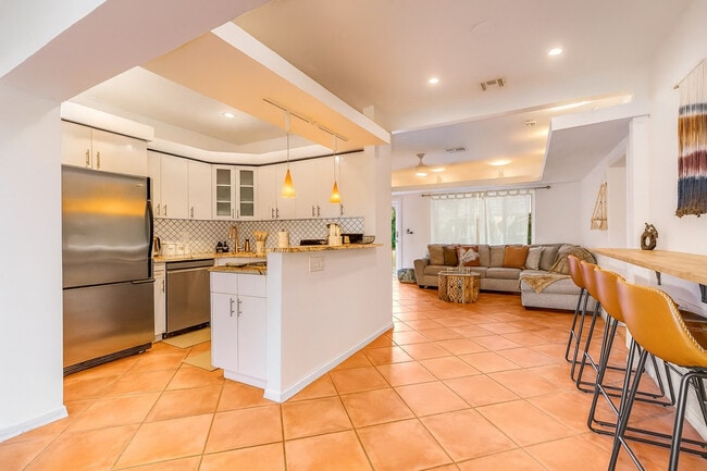 Building Photo - 1516 SW 8th Ave