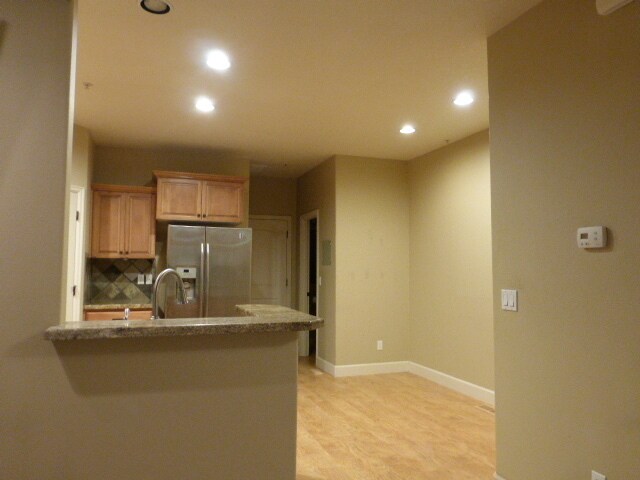 Building Photo - Bethany Town Home Available