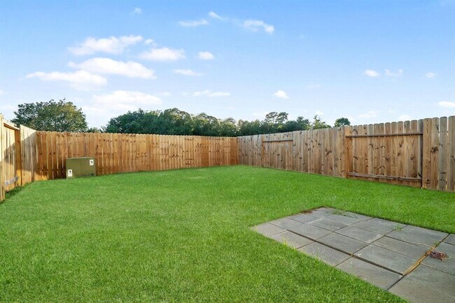 Building Photo - 17139 Oakwood Chase Dr