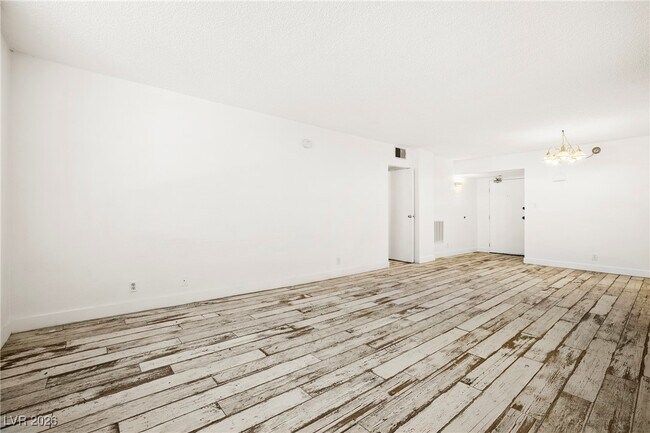 Building Photo - 3930 University Center Dr