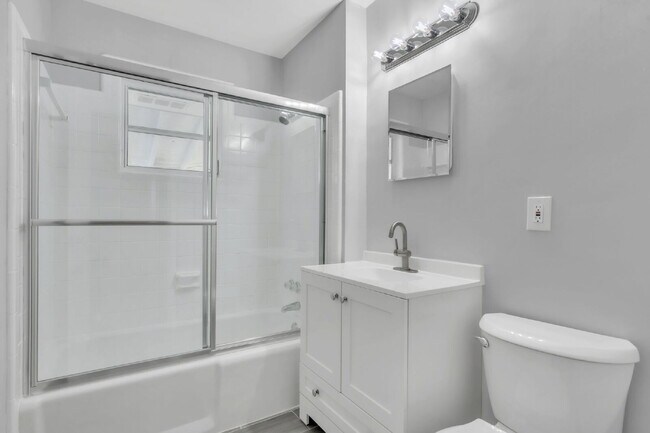 Building Photo - 2BR/1BA Townhome with Granite Countertops & Carport $1350/mo rent