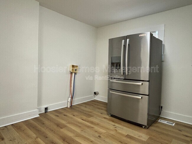 Building Photo - 83 N Ewing St