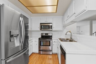 Building Photo - For Rent 3 Bed, 2.5 Bath Condo in Mesa Ver...