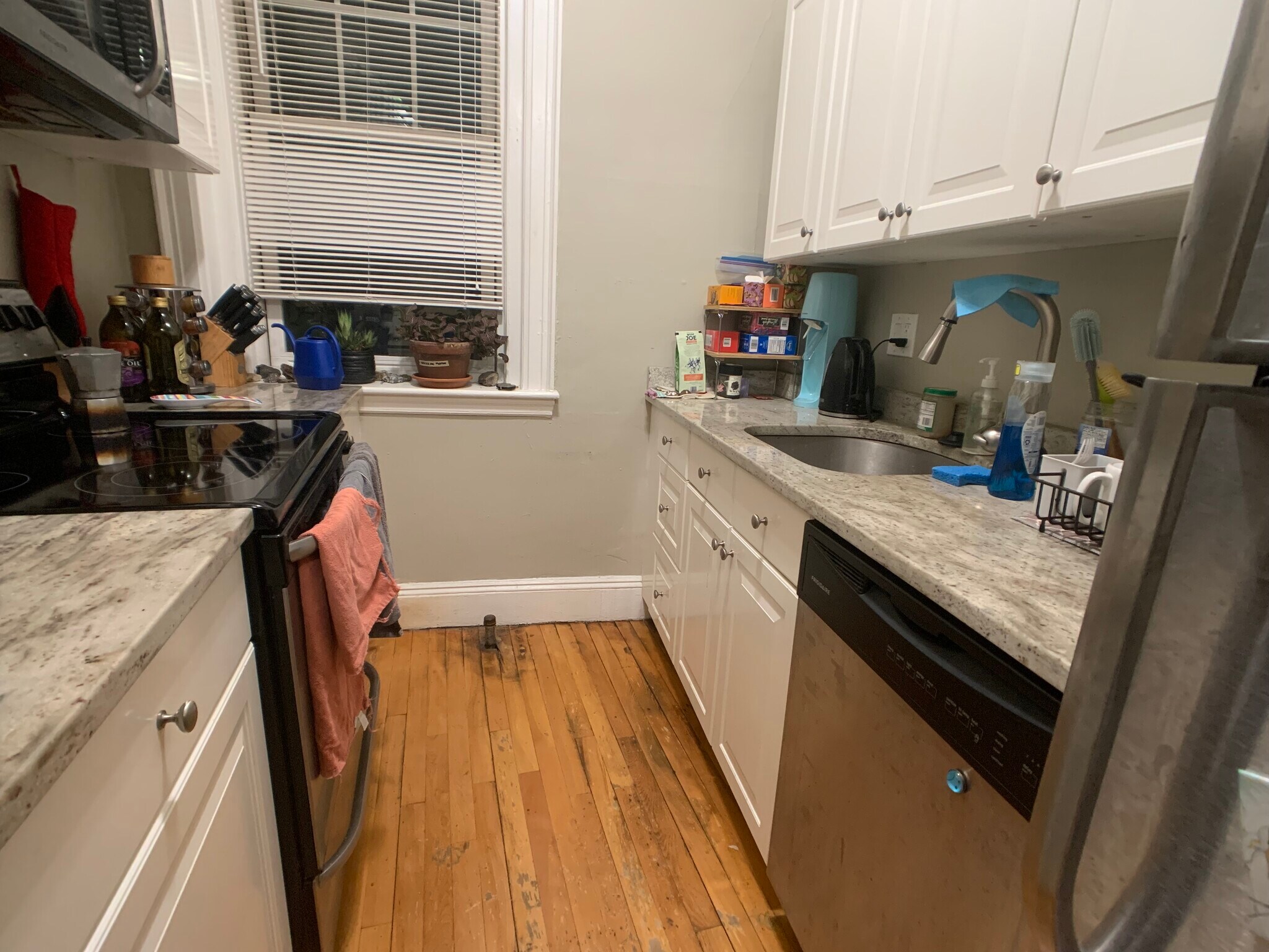 Building Photo - 52 Strathmore Rd