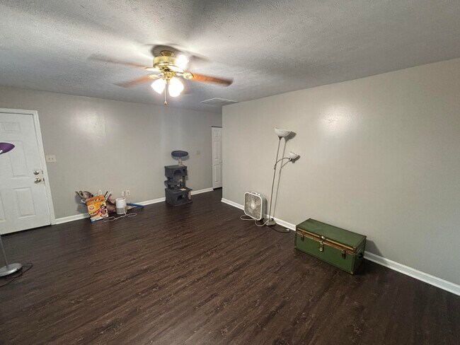 Building Photo - 2852 Ryan Cir