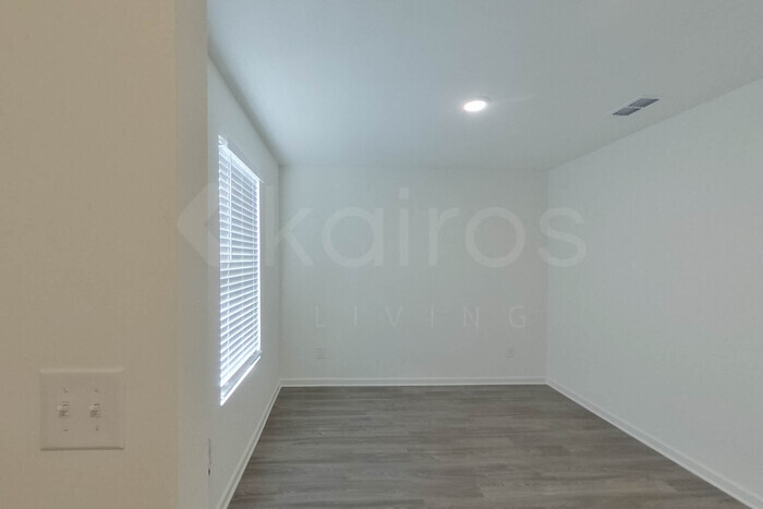 Building Photo - 109 Flat Rock Ml Trl