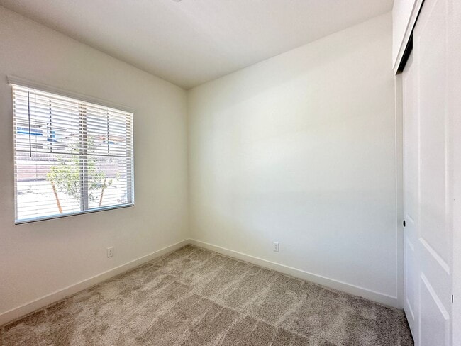 Building Photo - Summerlin Village